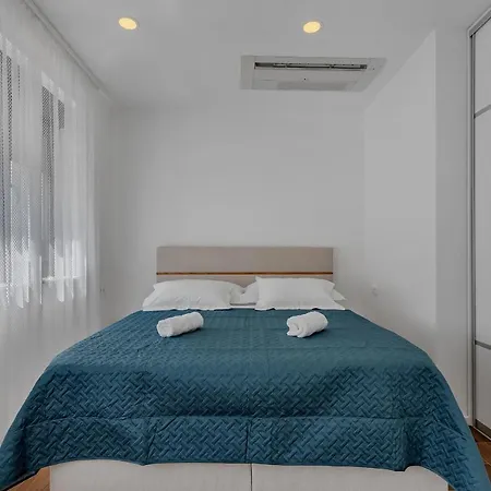 Laurus Apartman Makarska