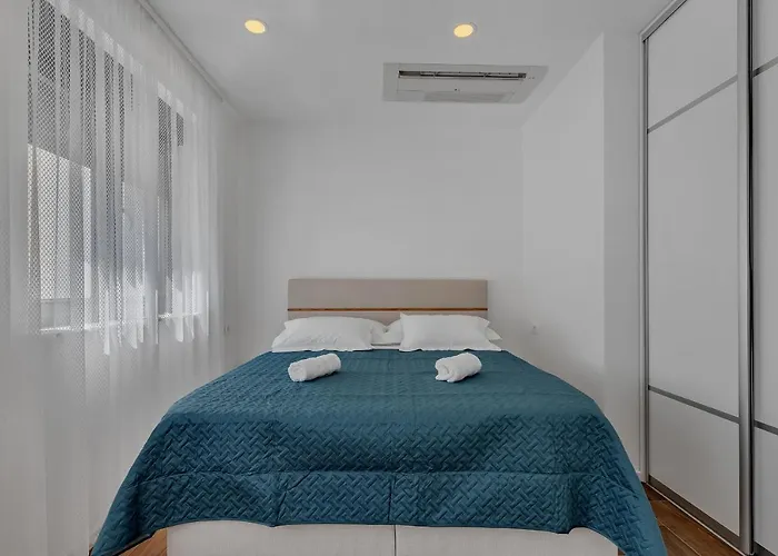 Laurus Apartamento Makarska