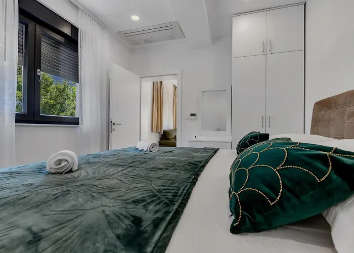 Laurus Apartamento Makarska