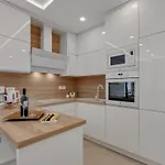 Laurus 아파트 마카르스카
