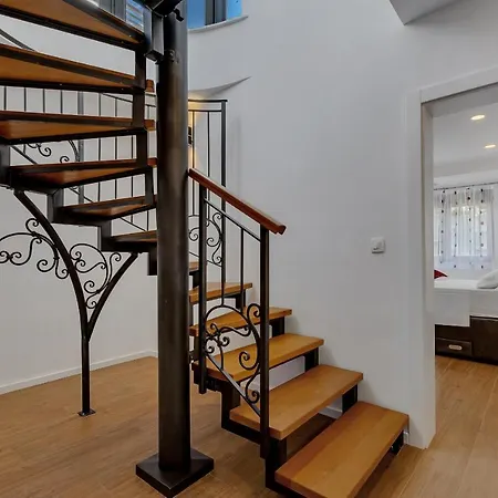 아파트 Laurus 마카르스카