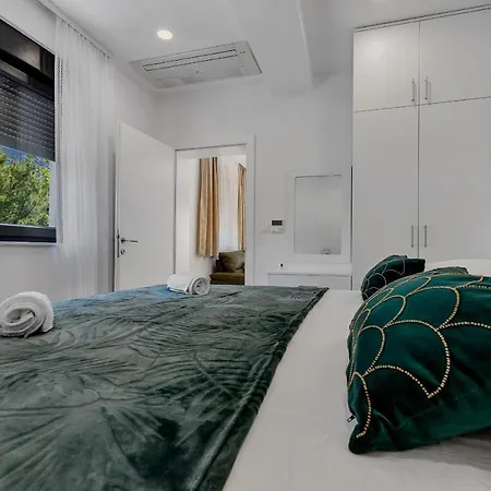 Laurus Apartman Makarska